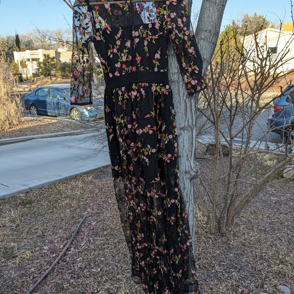 Summer SALE Beautiful Embroidered Floral Dress - Picture 5 of 7